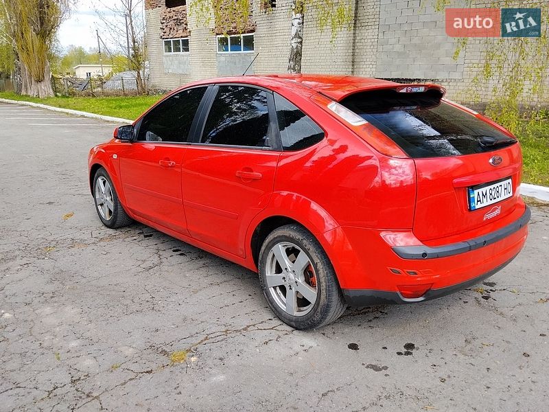 Хетчбек Ford Focus 2005 в Кореці