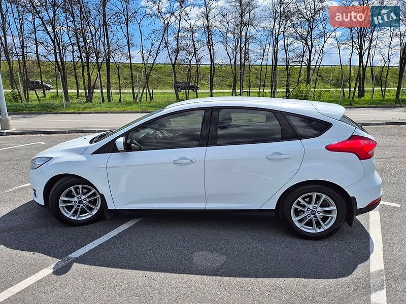 Хетчбек Ford Focus 2016 в Дніпрі