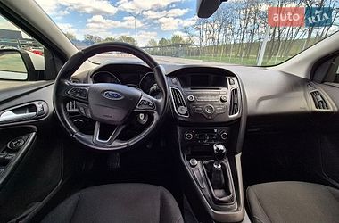 Хетчбек Ford Focus 2016 в Дніпрі