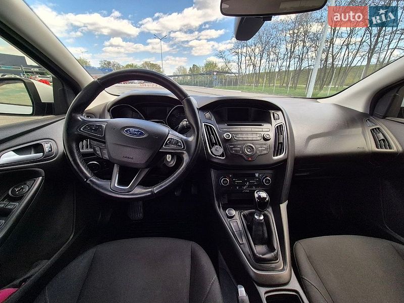 Хетчбек Ford Focus 2016 в Дніпрі
