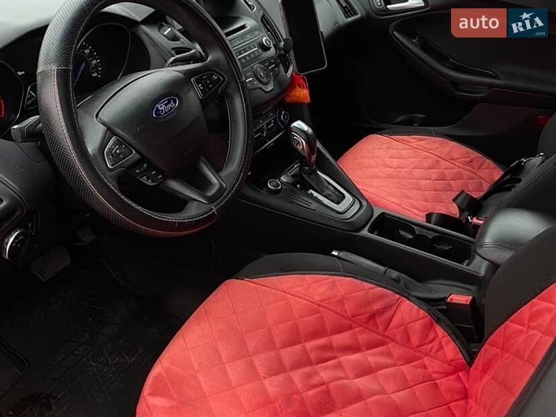 Хэтчбек Ford Focus 2016 в Софиевской Борщаговке