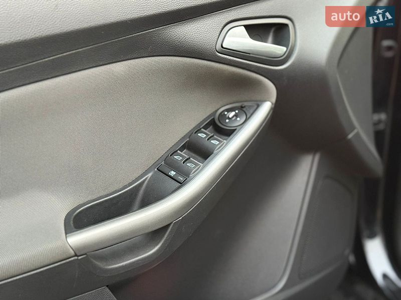 Хэтчбек Ford Focus 2011 в Киеве