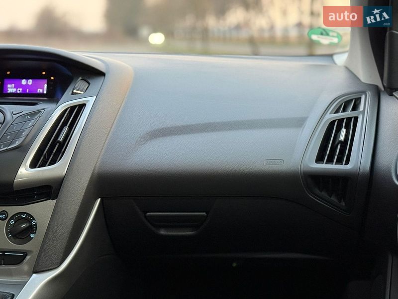 Хэтчбек Ford Focus 2011 в Киеве