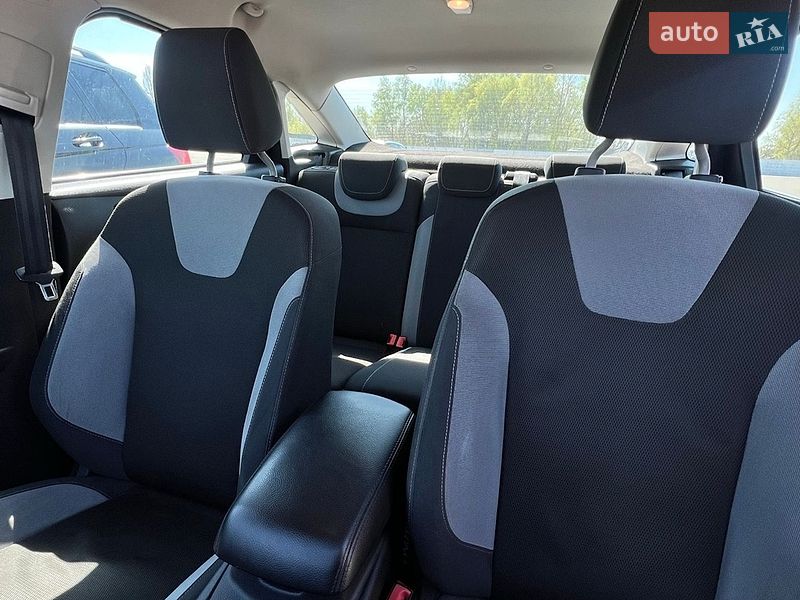Седан Ford Focus 2012 в Софиевской Борщаговке