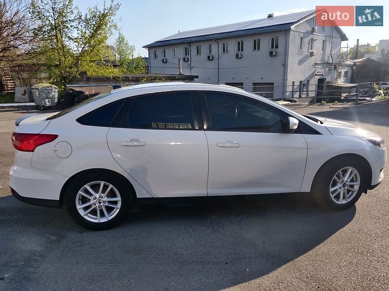 Седан Ford Focus 2015 в Киеве