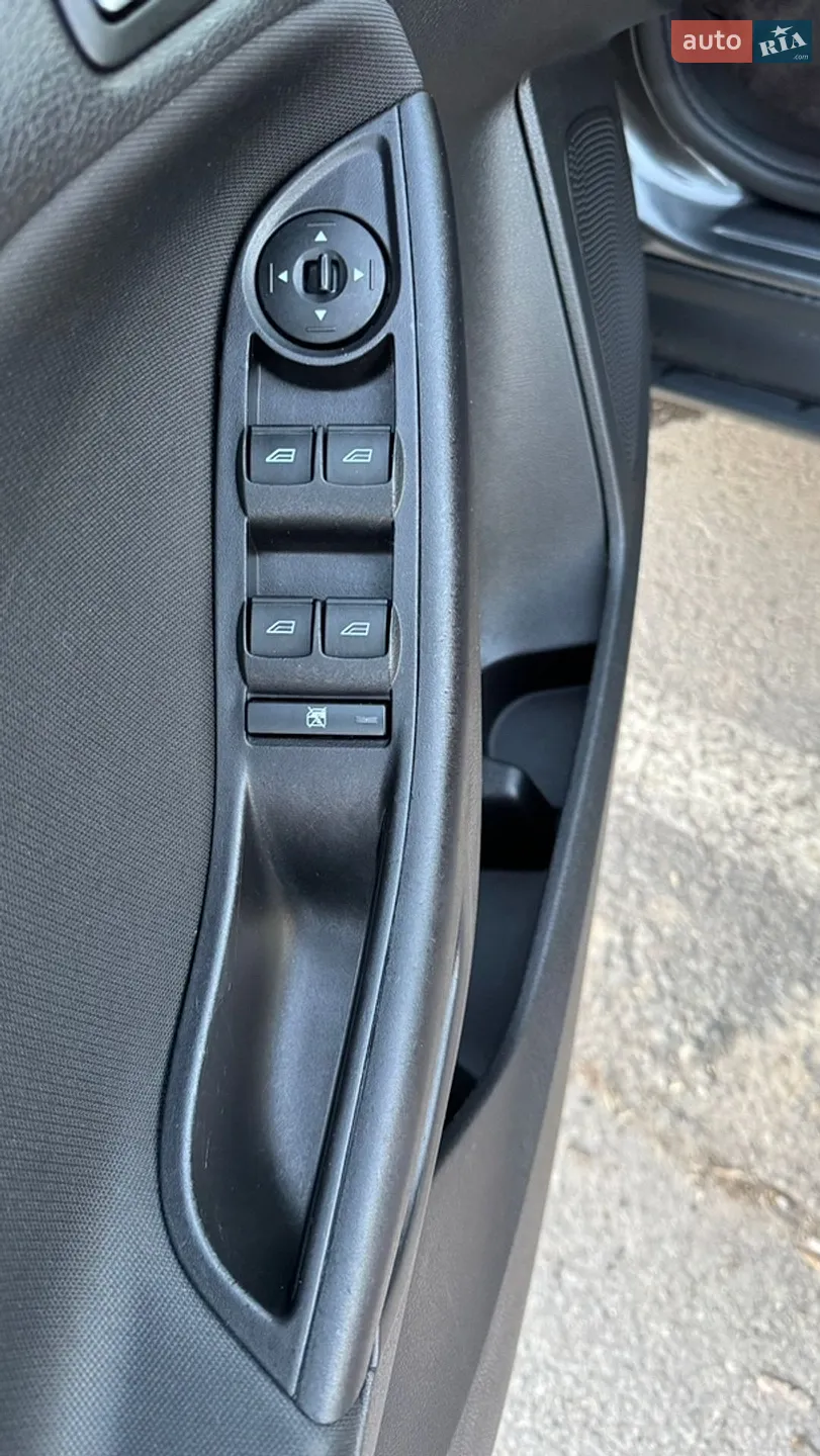 2018 Ford Focus - мініатюра 18