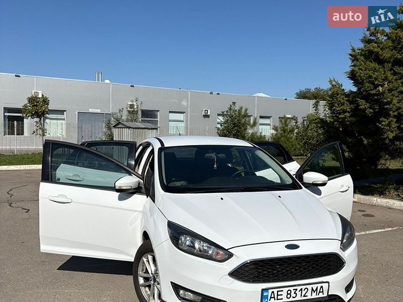 Седан Ford Focus 2015 в Дніпрі