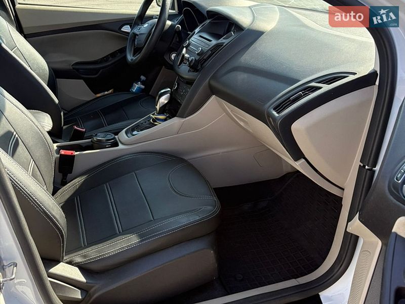 Седан Ford Focus 2015 в Дніпрі