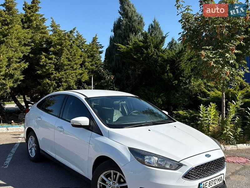 Седан Ford Focus 2015 в Дніпрі