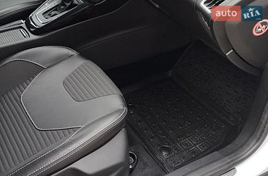 Хетчбек Ford Focus 2015 в Житомирі