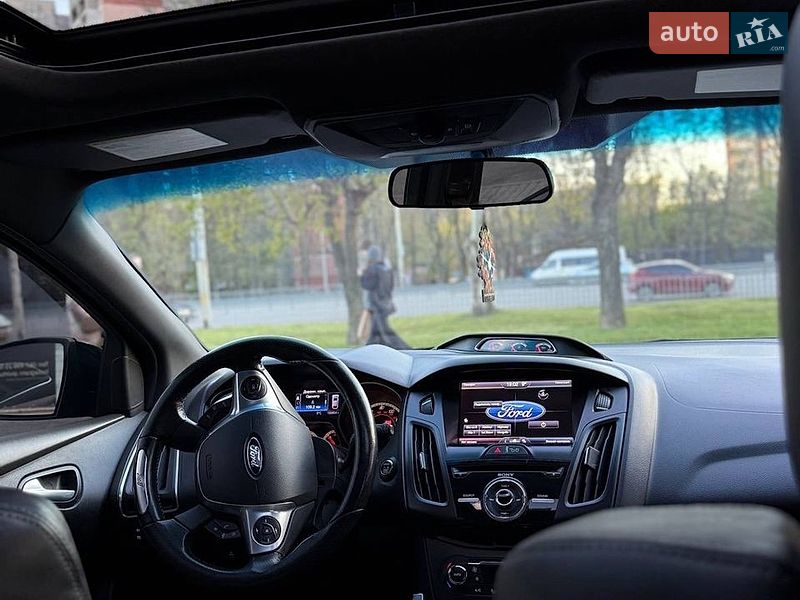 Хетчбек Ford Focus 2012 в Дніпрі
