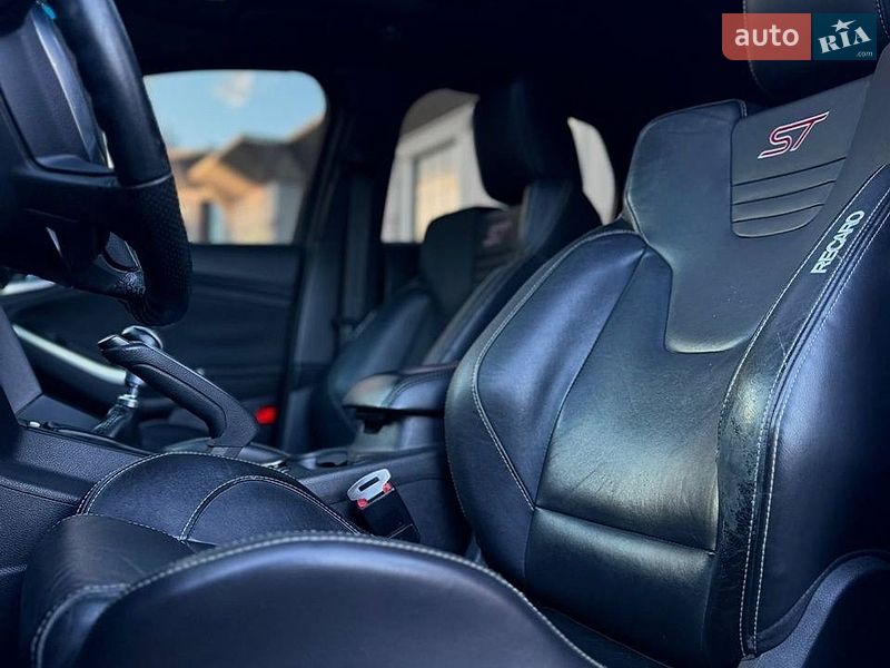 Хетчбек Ford Focus 2012 в Дніпрі
