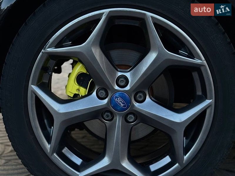 Хетчбек Ford Focus 2012 в Дніпрі