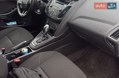 Седан Ford Focus 2015 в Смілі