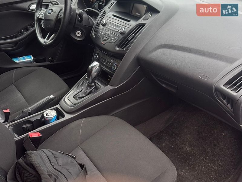 Седан Ford Focus 2015 в Смілі