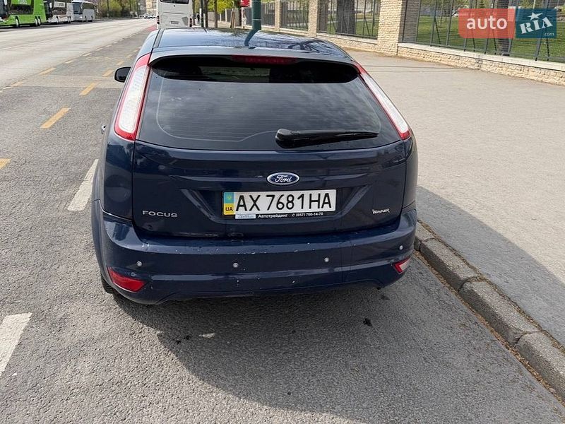 Хэтчбек Ford Focus 2011 в Виноградове
