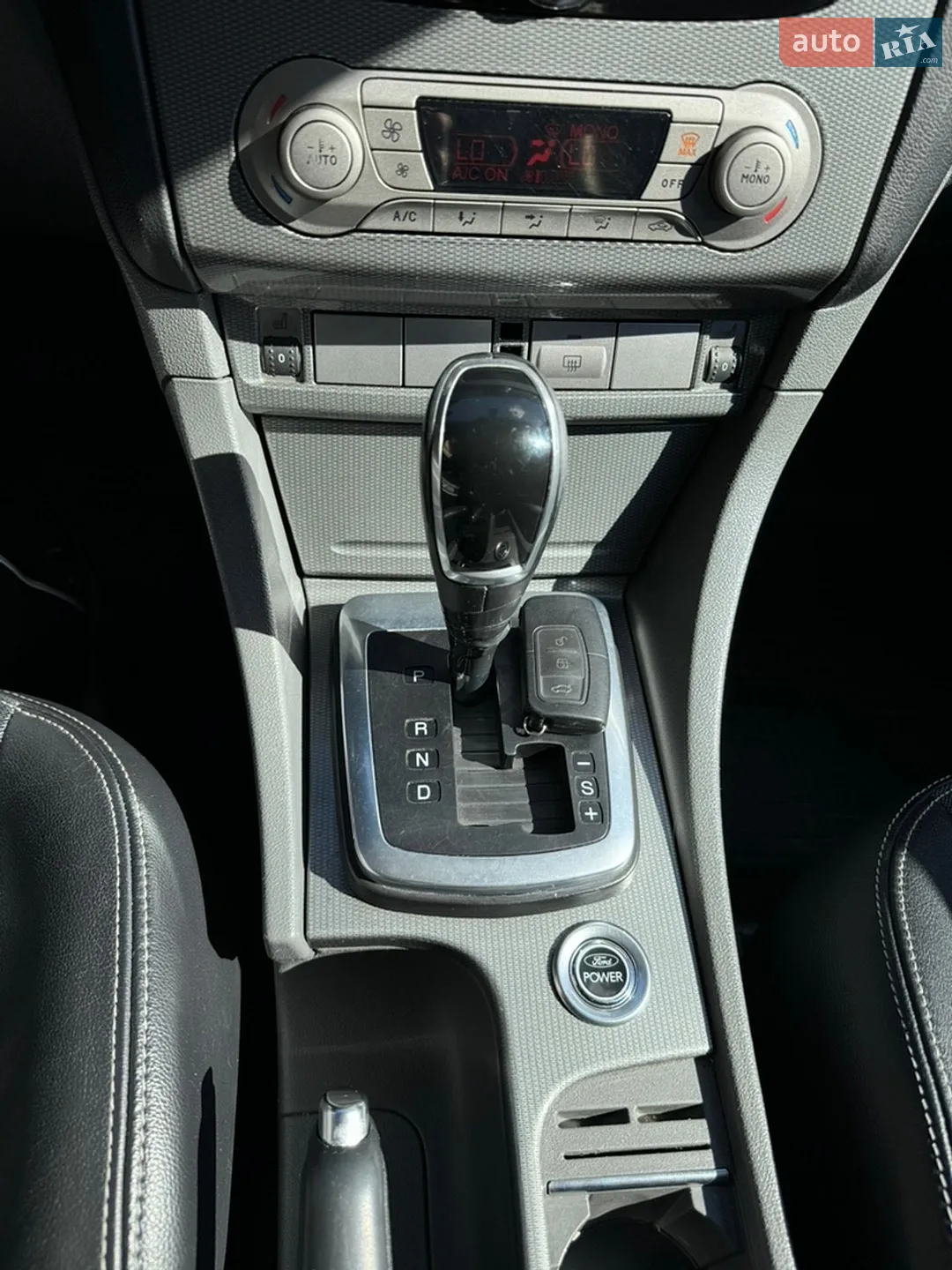 2010 Ford Focus - мініатюра 15