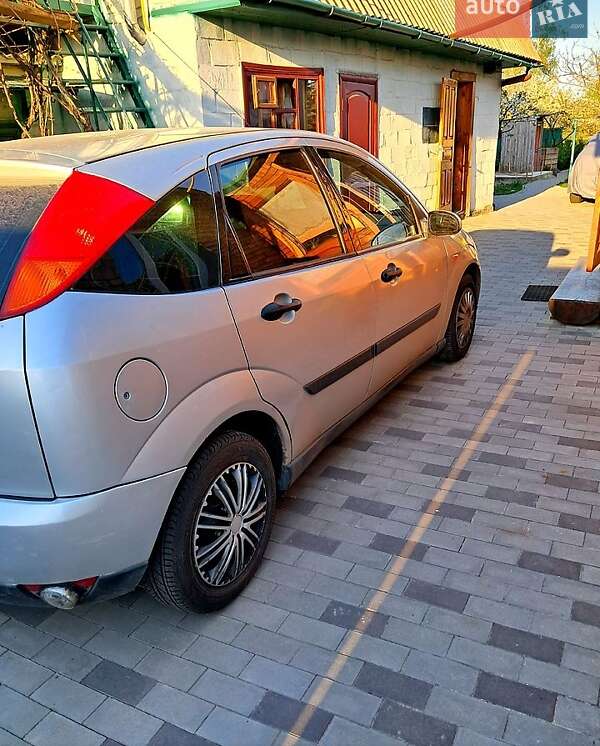 Хэтчбек Ford Focus 2000 в Бородянке