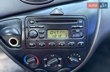 Седан Ford Focus 2001 в Городку