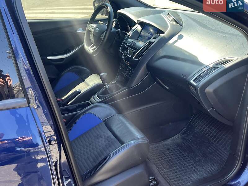 Хэтчбек Ford Focus 2016 в Киеве
