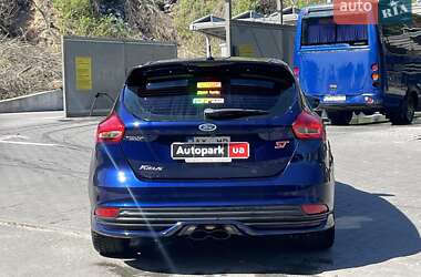 Хэтчбек Ford Focus 2016 в Киеве