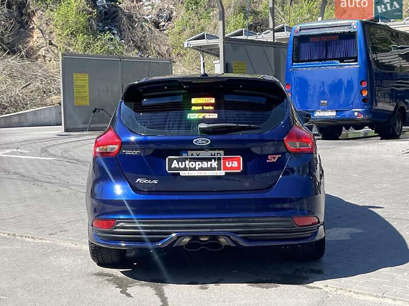 Хэтчбек Ford Focus 2016 в Киеве