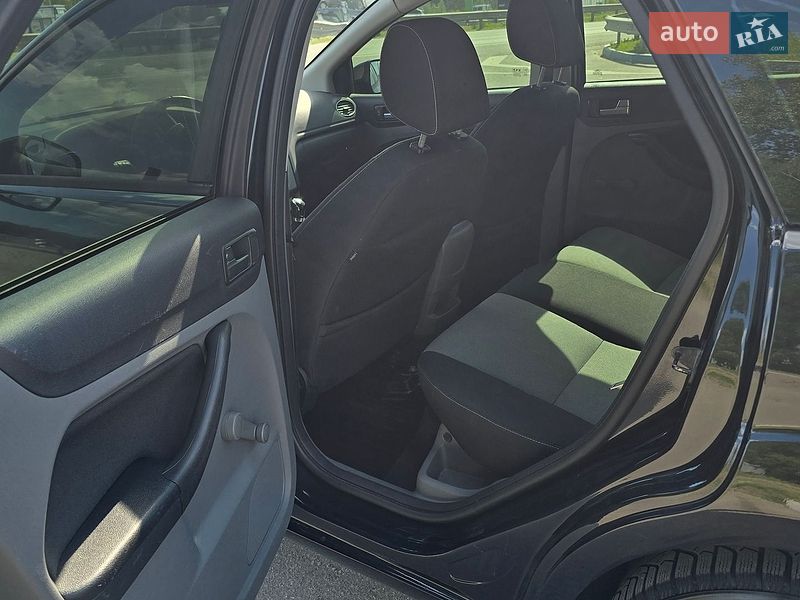 Хэтчбек Ford Focus 2010 в Полтаве