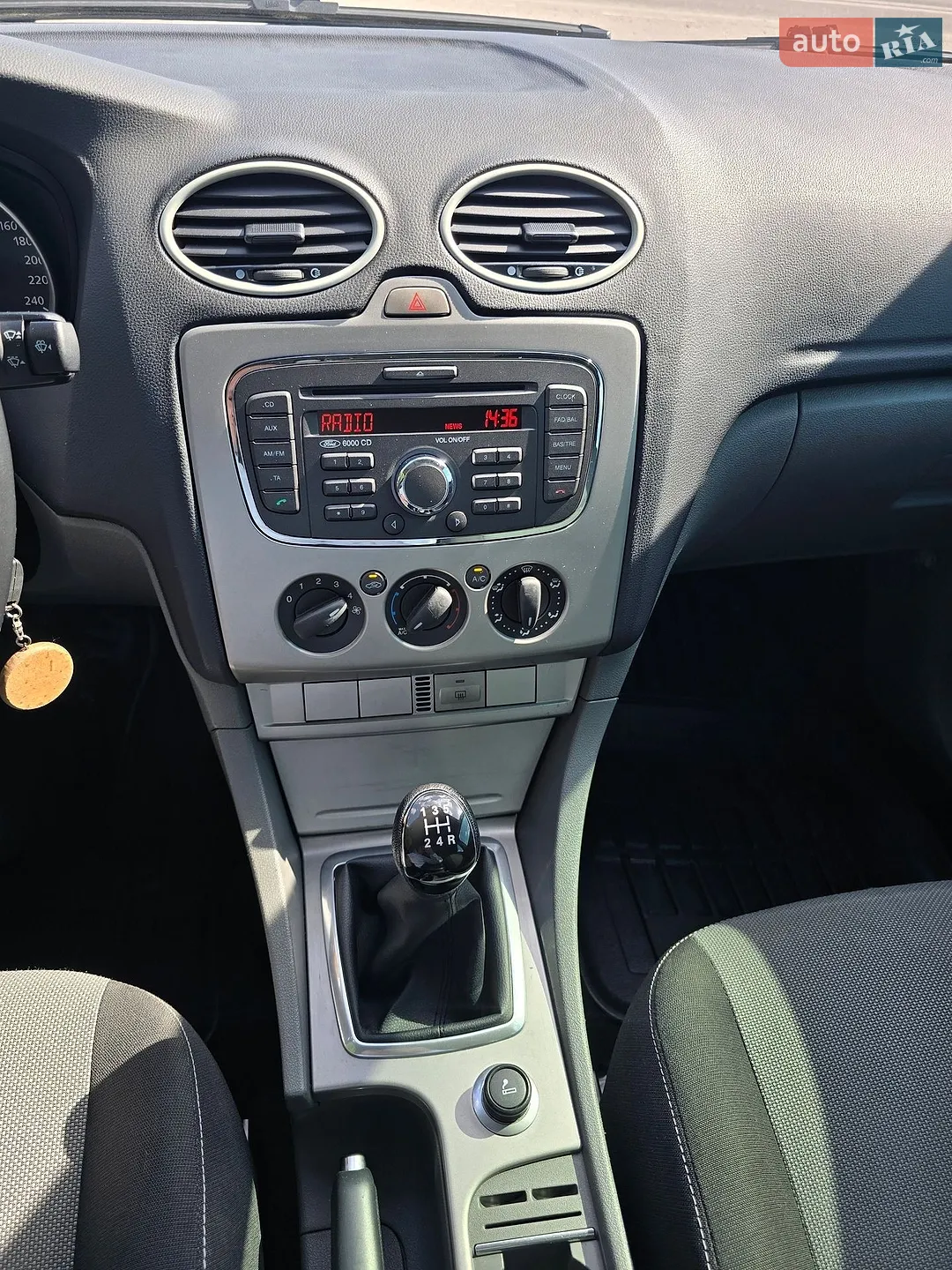 2010 Ford Focus - мініатюра 21
