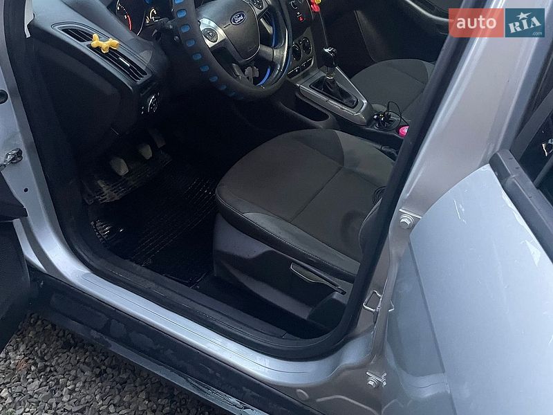 Хэтчбек Ford Focus 2011 в Виноградове