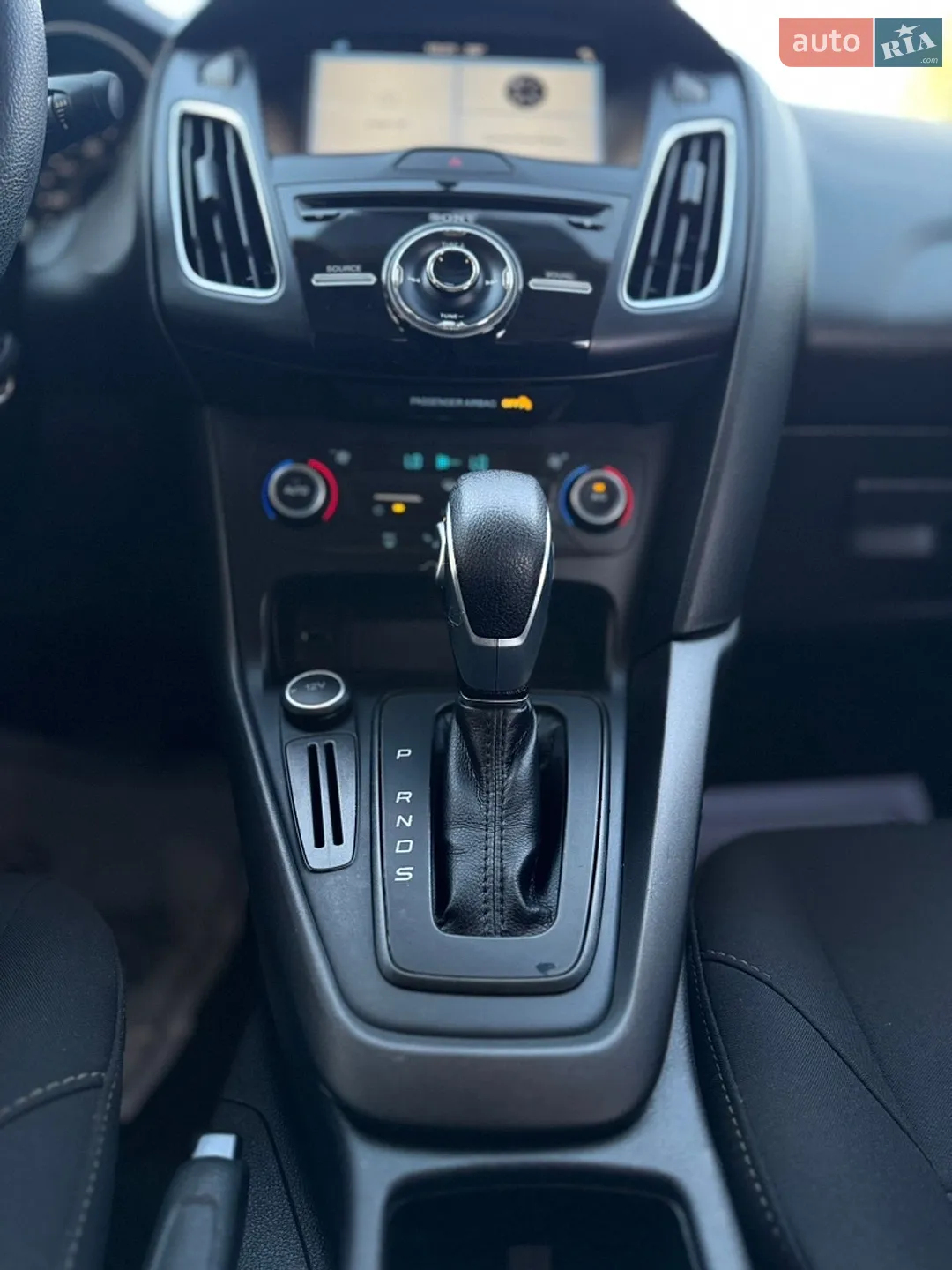2017 Ford Focus - мініатюра 16