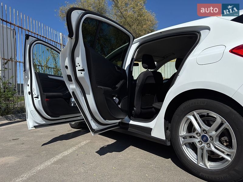 Хетчбек Ford Focus 2019 в Дніпрі