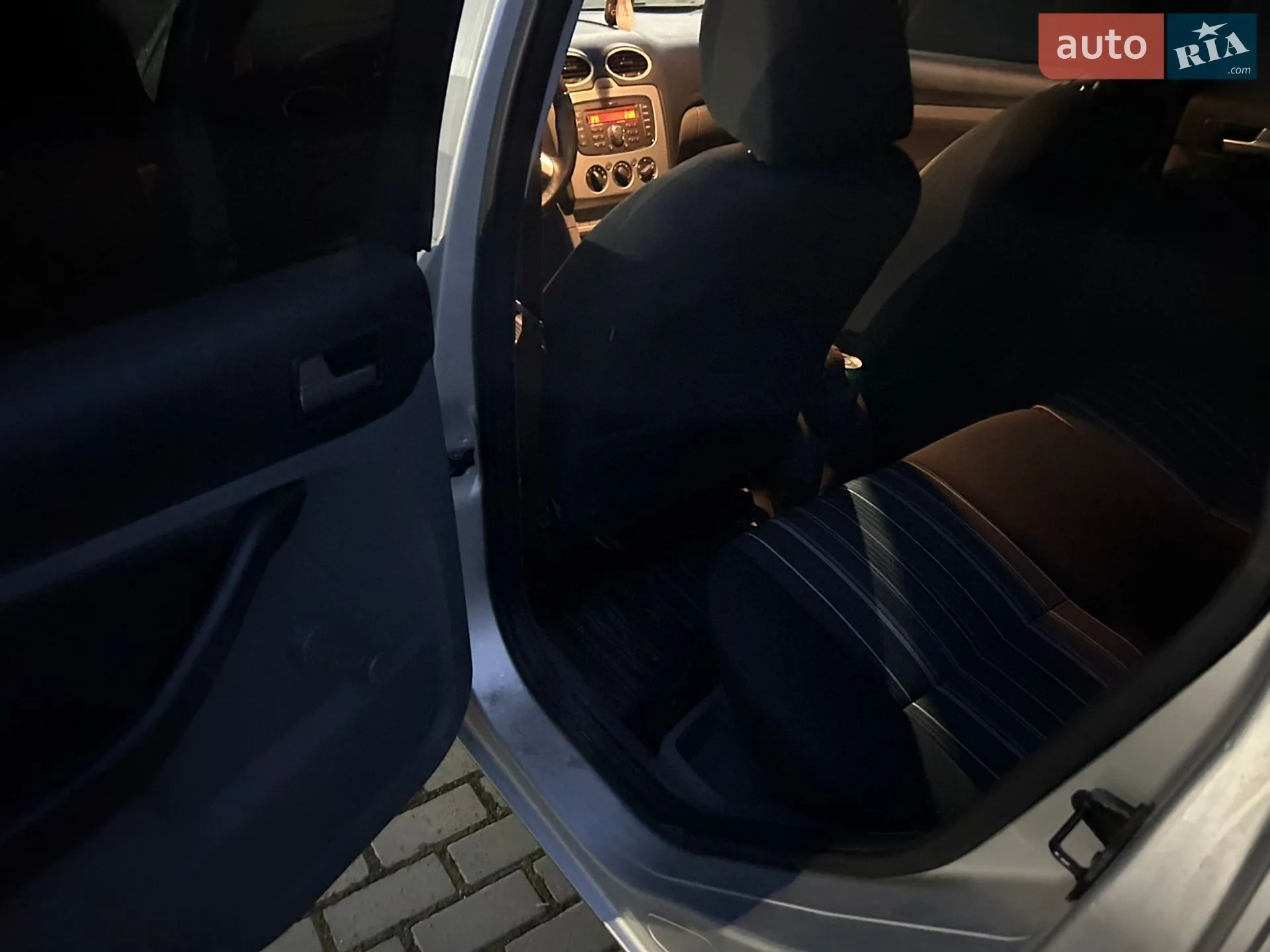2010 Ford Focus - мініатюра 8