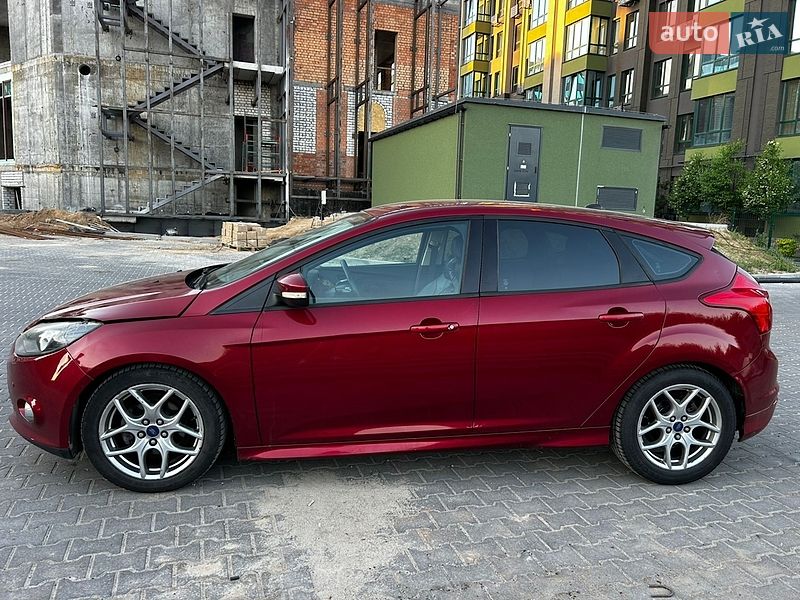 Хэтчбек Ford Focus 2014 в Софиевской Борщаговке
