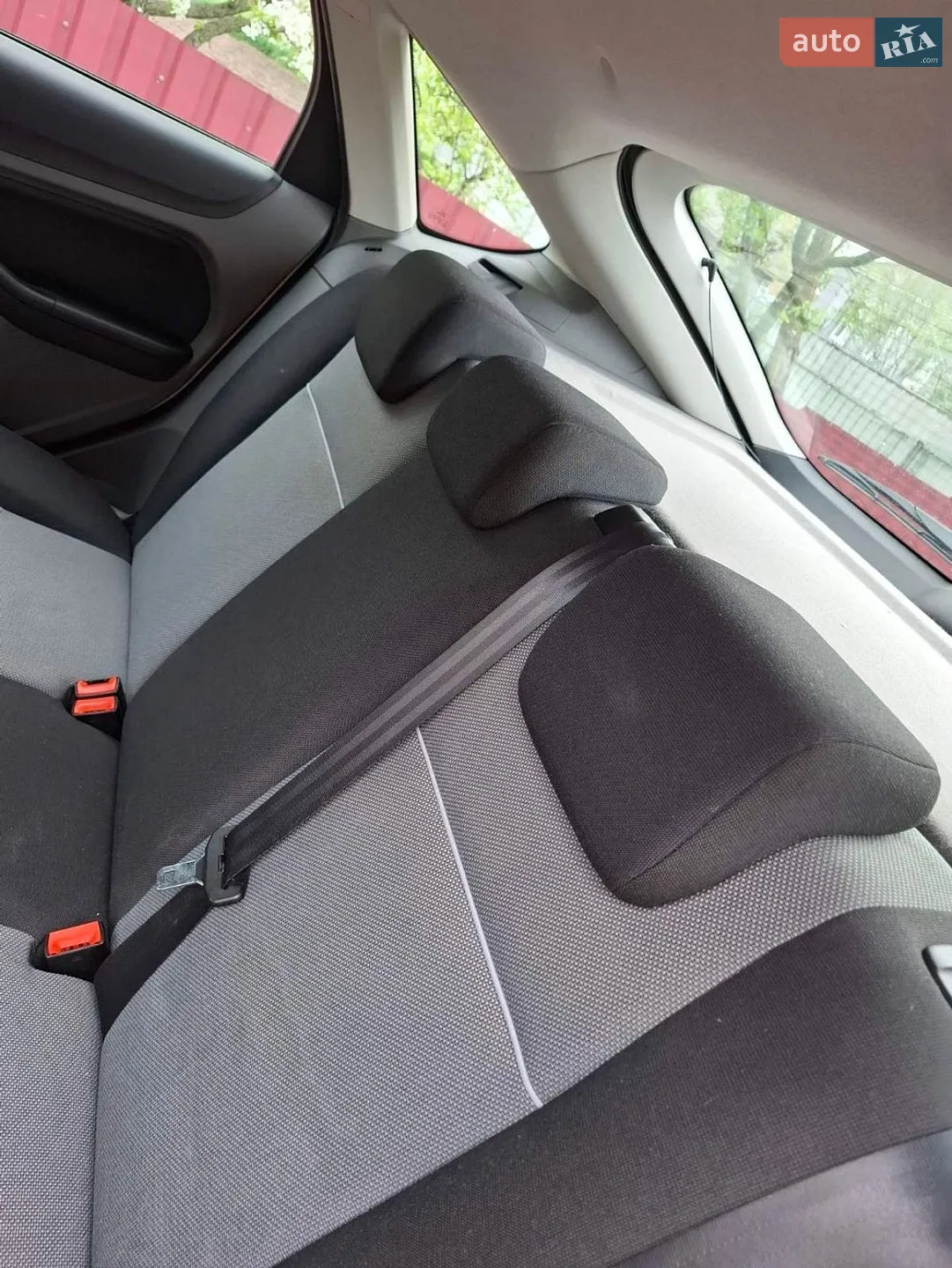 2010 Ford Focus - мініатюра 13