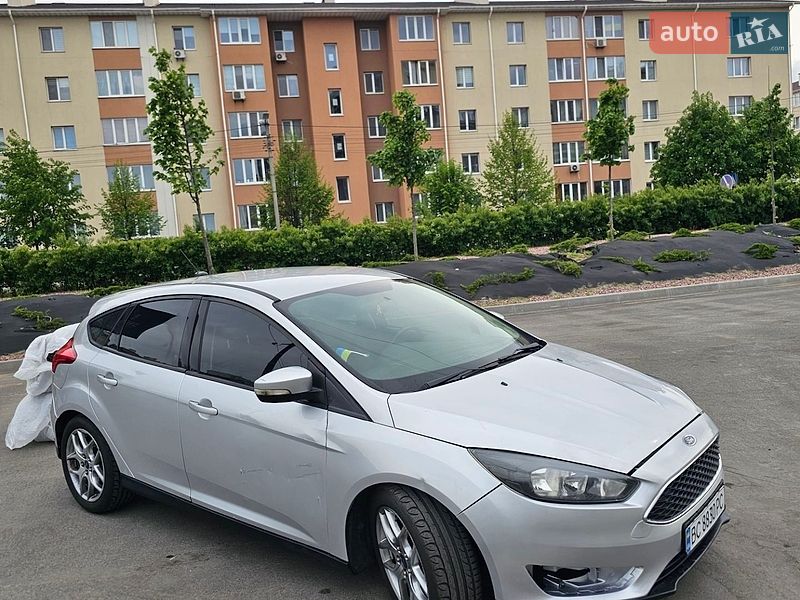 Хэтчбек Ford Focus 2014 в Киеве