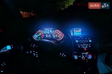Хэтчбек Ford Focus 2014 в Киеве