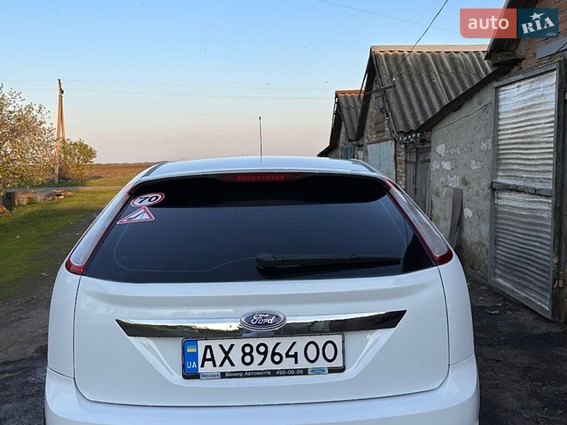 Хетчбек Ford Focus 2011 в Карлівці