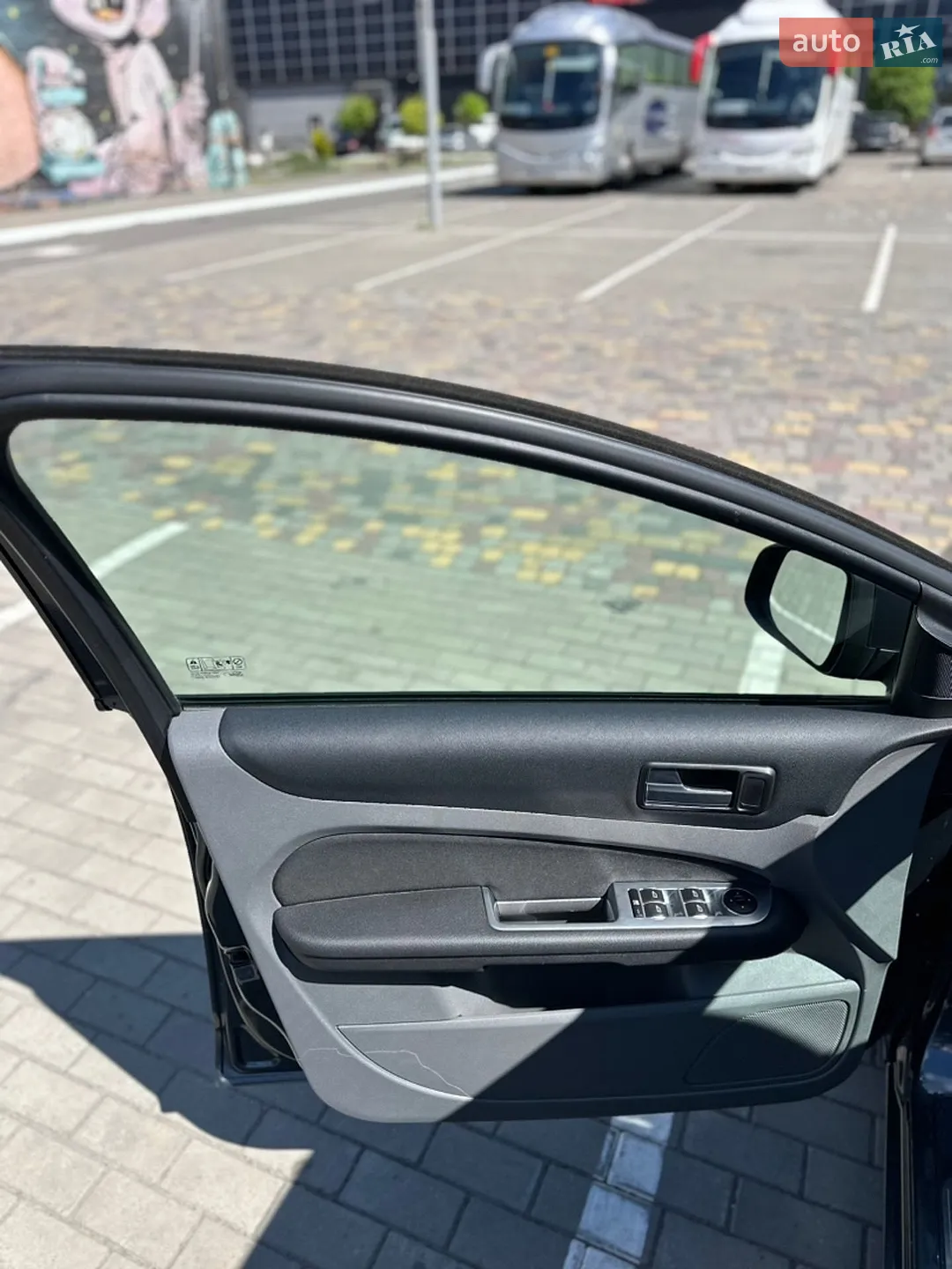 2010 Ford Focus - мініатюра 20
