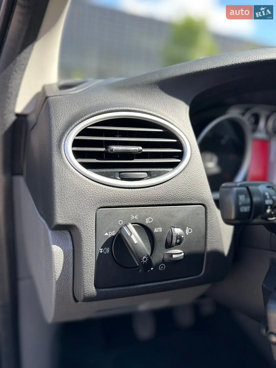 2010 Ford Focus - мініатюра 24