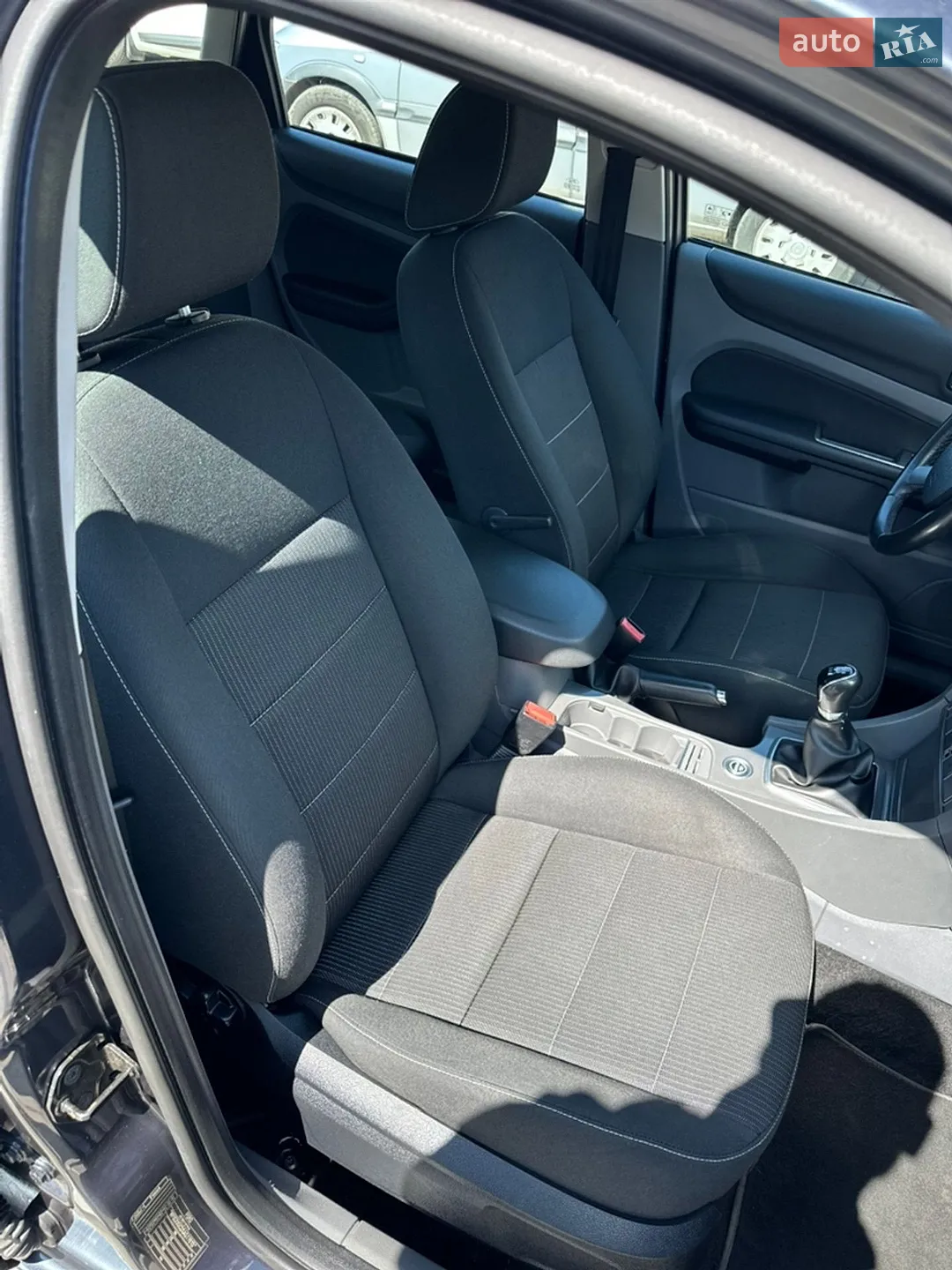 2010 Ford Focus - мініатюра 37