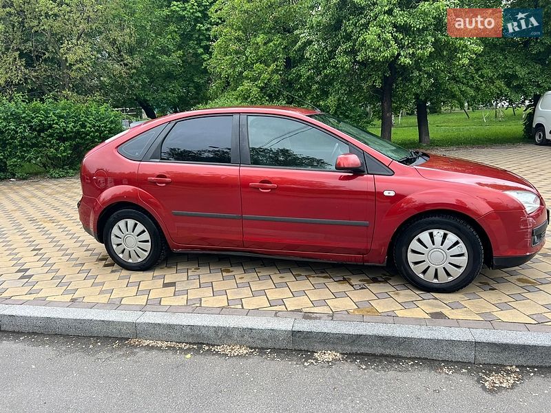 Хэтчбек Ford Focus 2006 в Киеве