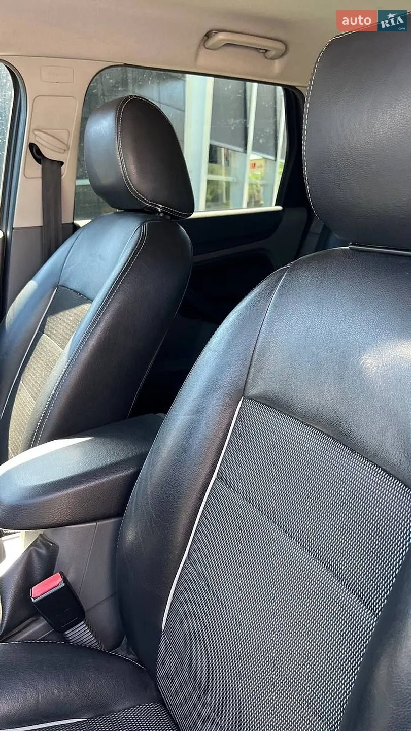 2010 Ford Focus - мініатюра 16