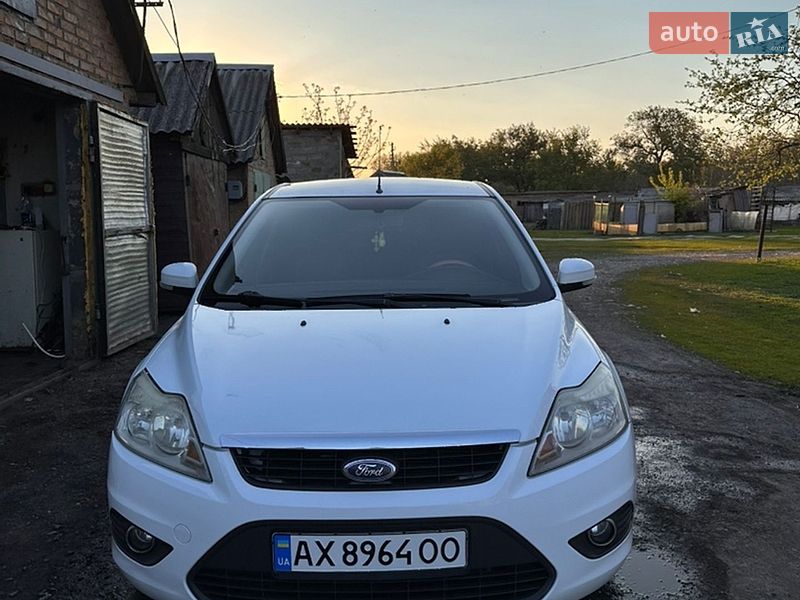 Хетчбек Ford Focus 2011 в Карлівці