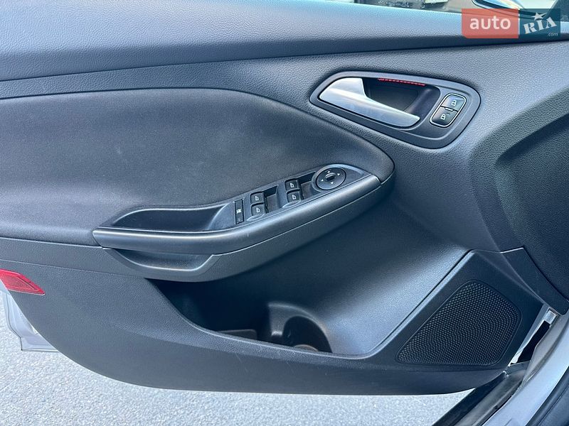 Хэтчбек Ford Focus 2016 в Киеве