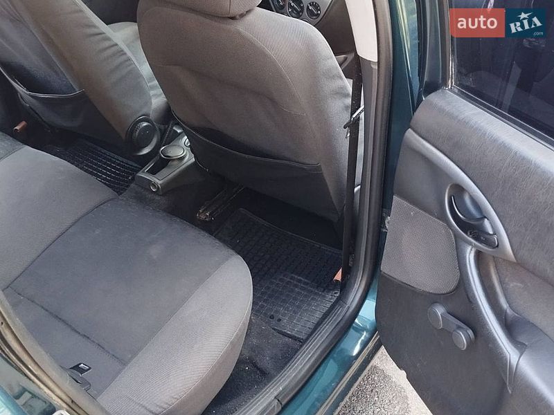 Седан Ford Focus 2004 в Лозовой