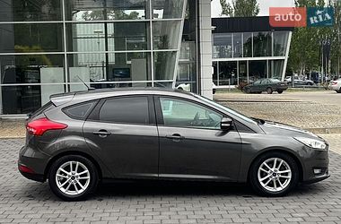 Хэтчбек Ford Focus 2015 в Днепре