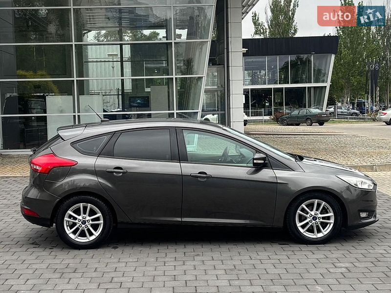 Хэтчбек Ford Focus 2015 в Днепре