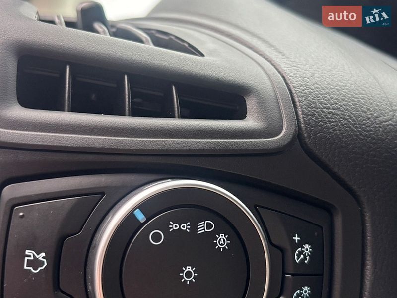 Хэтчбек Ford Focus 2015 в Днепре