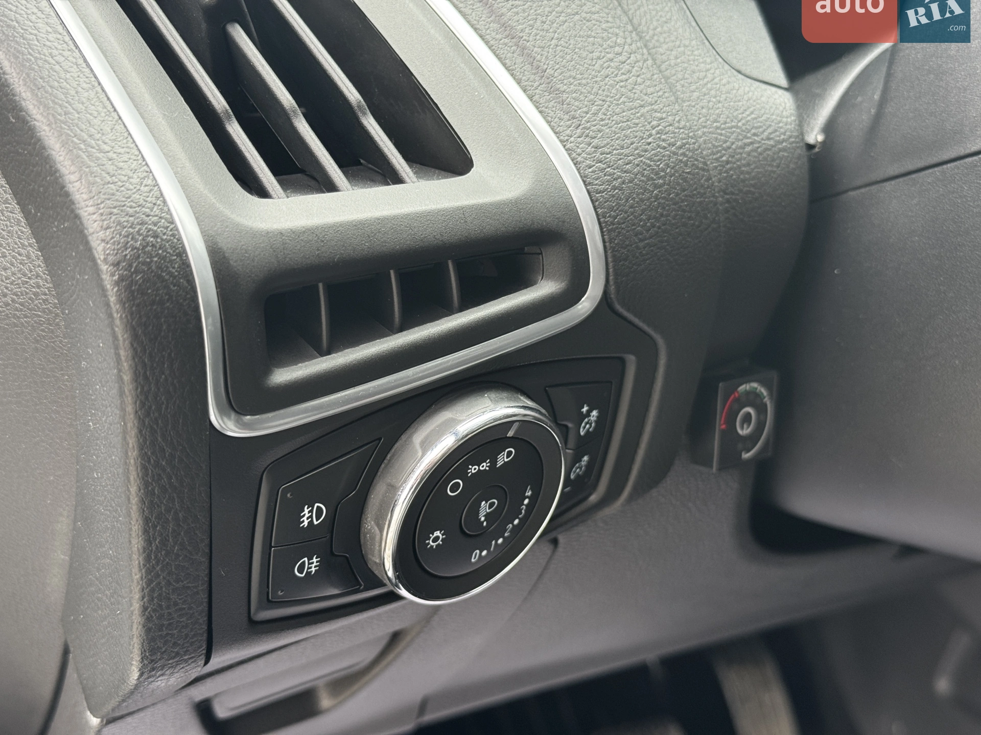 2013 Ford Focus - мініатюра 16