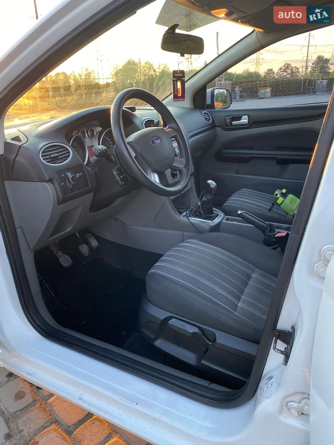 2010 Ford Focus - мініатюра 13